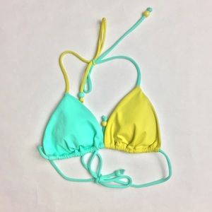 VICTORIA’S SECRET Small Bikini Top Teeny Triangle